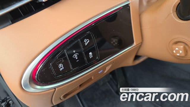 Genesis GV70 2023 — Photo 24/35