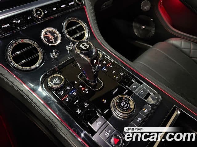Bentley Continental GT 2019 — Photo 12/20