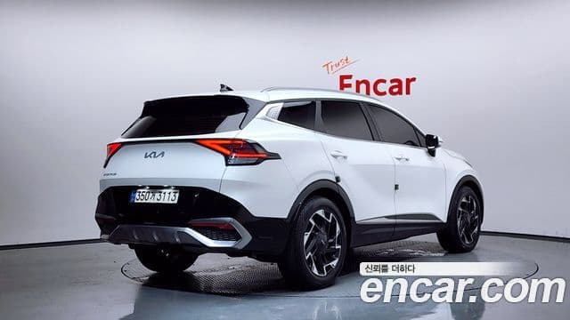 Kia Sportage 2021 — Фото 2/20