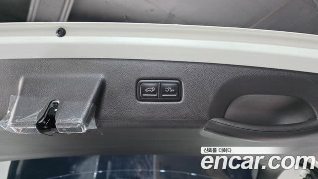 Kia Carnival 2025 — Фото 18/20