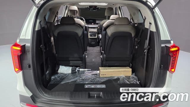 Kia Carnival 2025 — Фото 19/20
