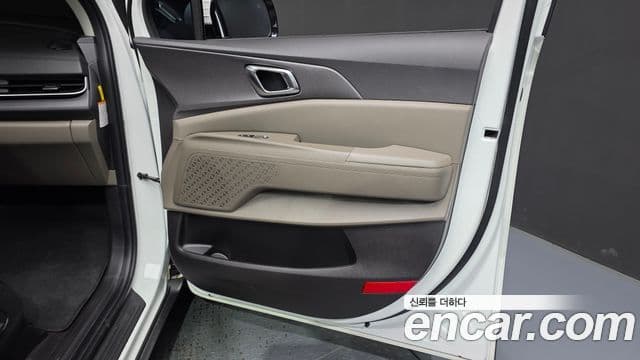 Kia Carnival 2025 — Şəkil 35/35