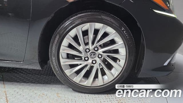 Lexus ES300h 2019 — Şəkil 5/38