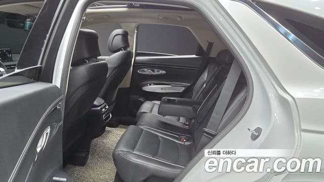 Genesis GV70 2021 — Photo 15/20