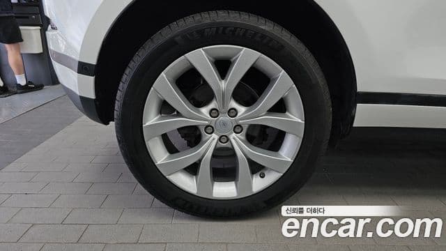 Land Rover Range Rover Evoque 2019 — Photo 14/20