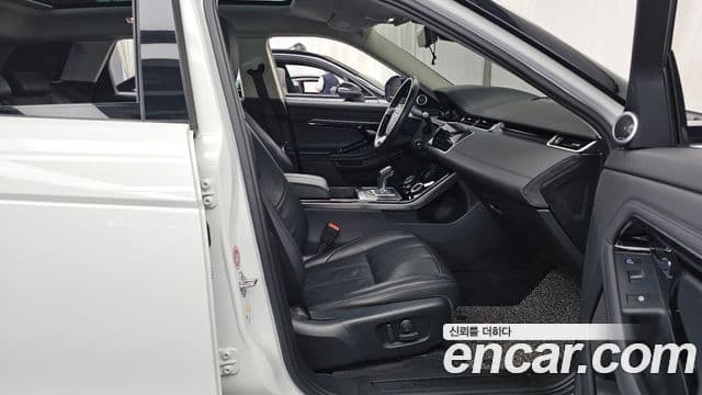 Land Rover Range Rover Evoque 2019 — Photo 9/20