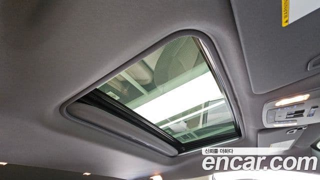 Toyota Sienna 2024 — Фото 17/20