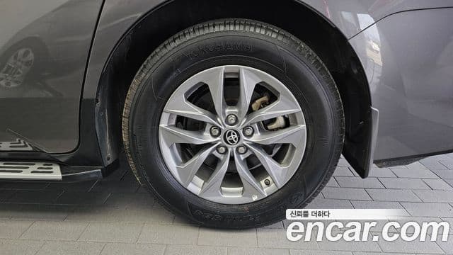 Toyota Sienna 2024 — Şəkil 16/38