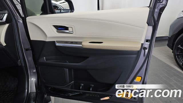 Toyota Sienna 2024 — Şəkil 11/38