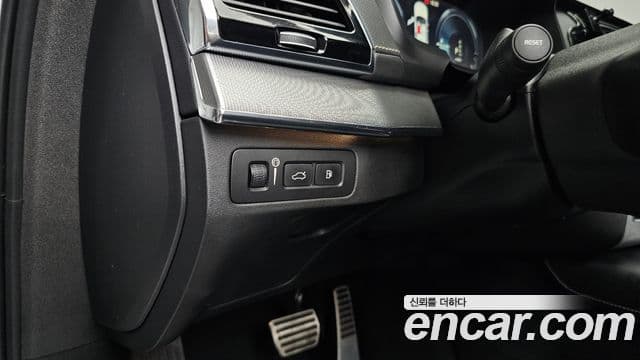 Volvo XC90 2020 — Şəkil 29/41