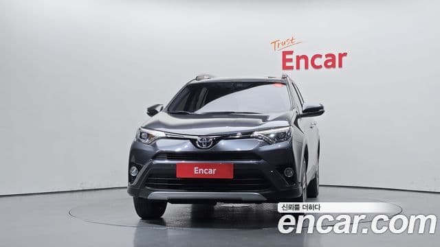 Toyota RAV4 2018 — Şəkil 1/33