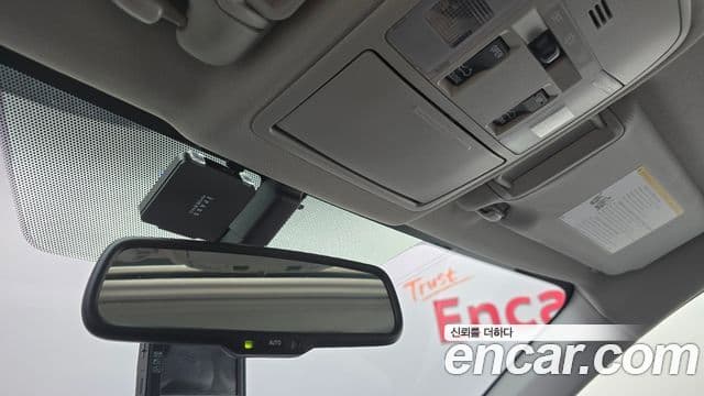 Toyota RAV4 2018 — Şəkil 8/33