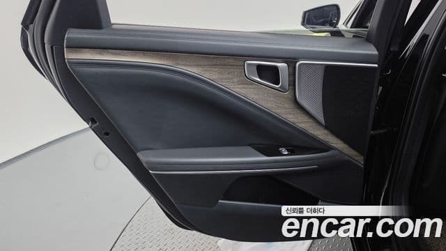 Kia K8 2022 — Photo 12/39