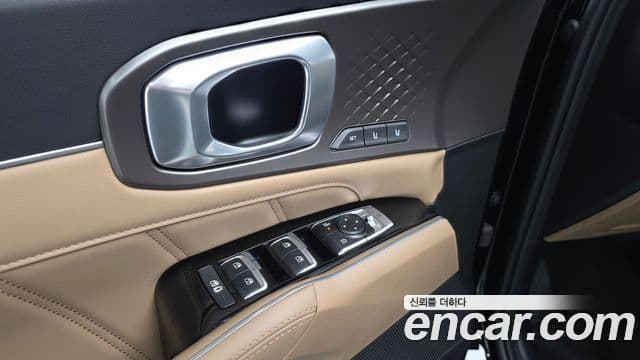 Kia Sorento 2024 — Фото 17/20