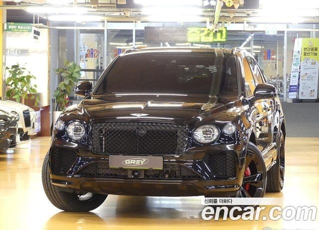 Bentley Bentayga 2025 — Photo 15/20