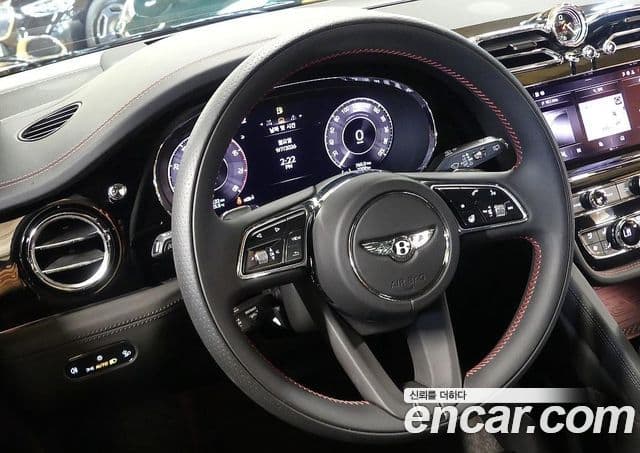 Bentley Bentayga 2025 — Photo 6/20