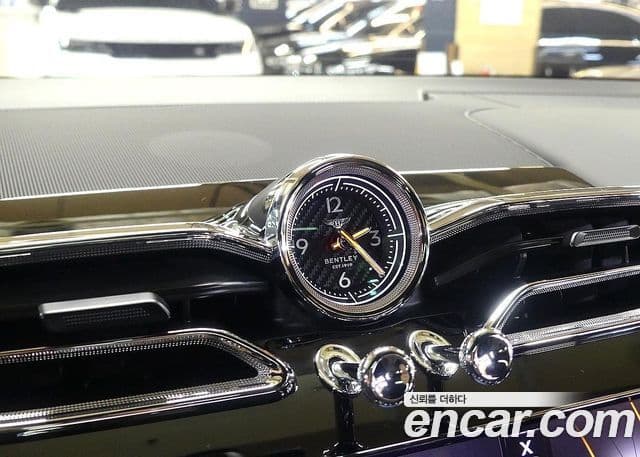 Bentley Bentayga 2025 — Photo 13/20