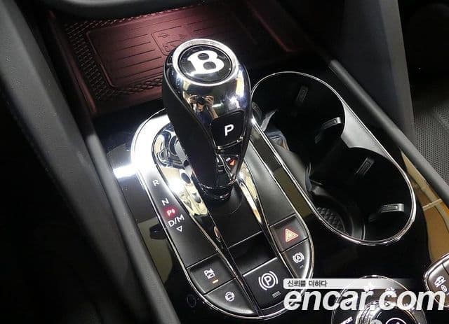 Bentley Bentayga 2025 — Photo 3/20