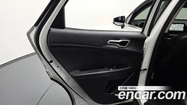 Kia Sportage 2022 — Şəkil 12/34