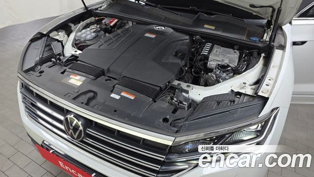 Volkswagen Touareg 2023 — Photo 26/37