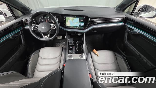 Volkswagen Touareg 2023 — Photo 12/37