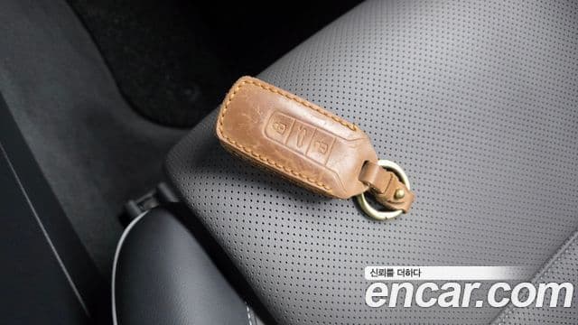 Volkswagen Touareg 2023 — Photo 6/37