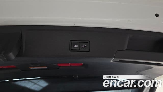 Volkswagen Touareg 2023 — Photo 4/37