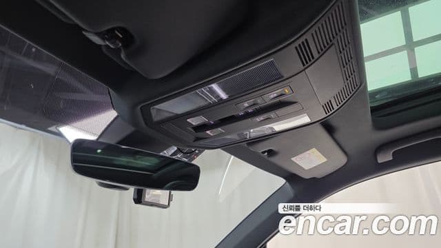 Volkswagen Touareg 2023 — Photo 24/37
