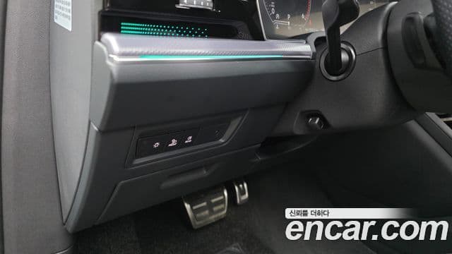 Volkswagen Touareg 2023 — Photo 35/37