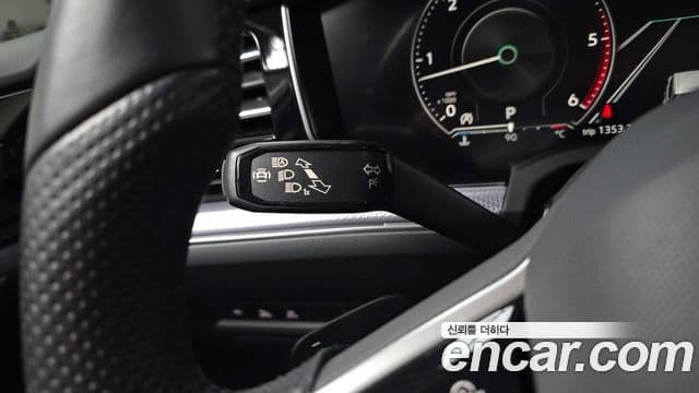Volkswagen Touareg 2023 — Photo 32/37