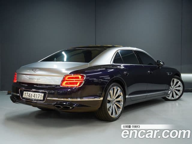Bentley Flying Spur 2022 — Фото 3/20