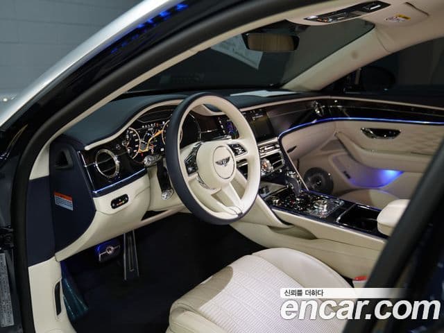 Bentley Flying Spur 2022 — Фото 12/20
