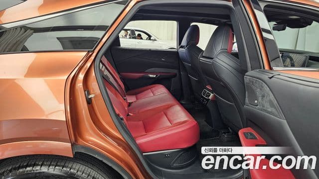 Lexus RX500h 2023 — ფოტო 9/20