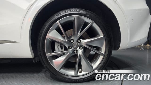Genesis GV70 2022 — Photo 16/31