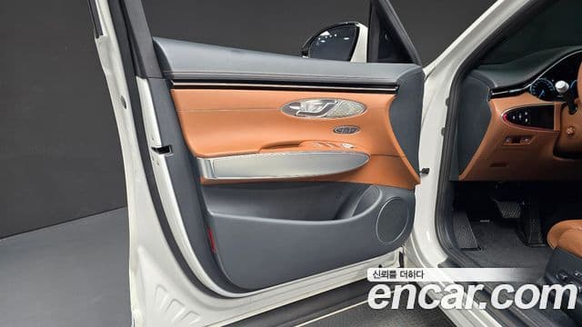 Genesis GV70 2022 — Photo 17/31