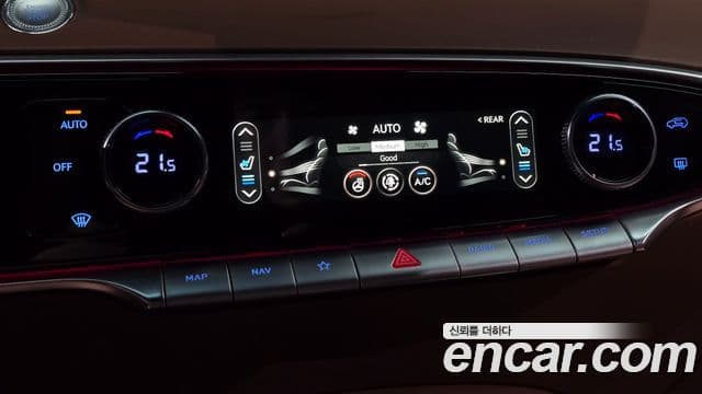 Genesis GV70 2022 — Photo 1/31