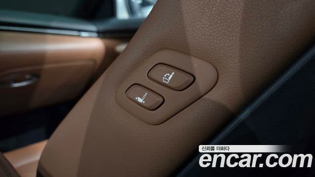 Genesis GV70 2022 — Photo 25/31