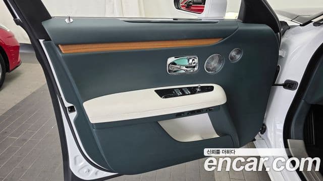Rolls-Royce Ghost 2023 — Photo 26/36