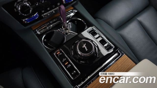 Rolls-Royce Ghost 2023 — Photo 11/36