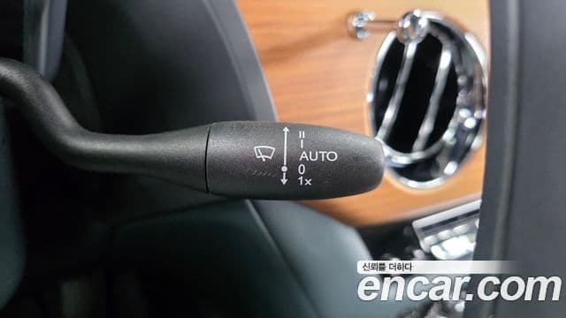 Rolls-Royce Ghost 2023 — Photo 16/36