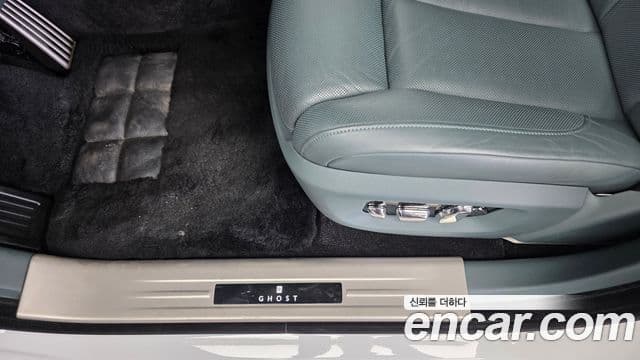 Rolls-Royce Ghost 2023 — Photo 25/36