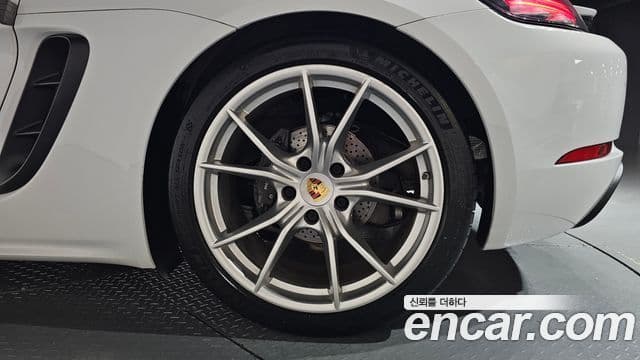 Porsche 718 Cayman 2020 — Photo 29/32