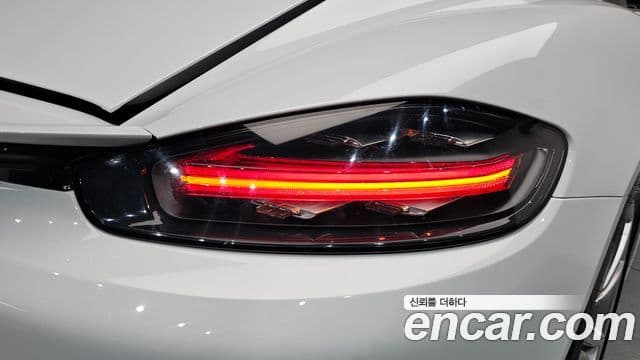 Porsche 718 Cayman 2020 — Photo 19/32