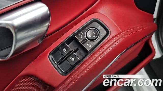 Porsche 718 Cayman 2020 — Photo 26/32