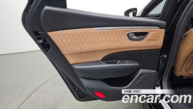 Renault Samsung SM6 2023 — ფოტო 12/32