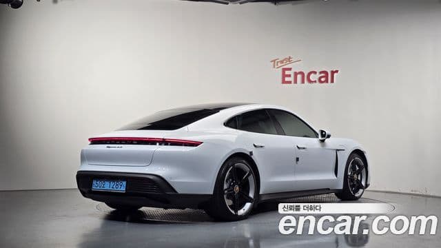Porsche Taycan 2021 — Şəkil 32/36