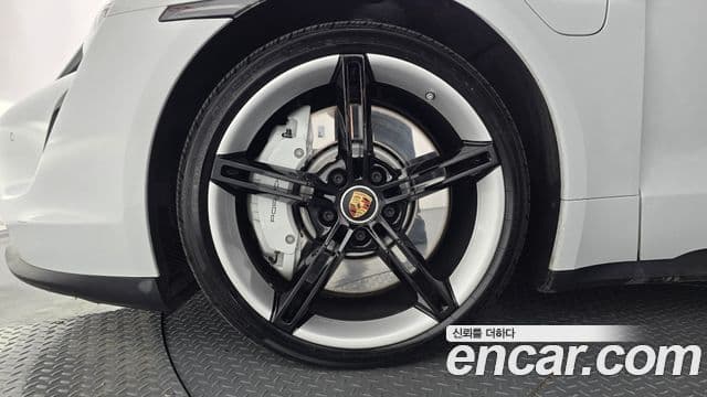 Porsche Taycan 2021 — Şəkil 26/36