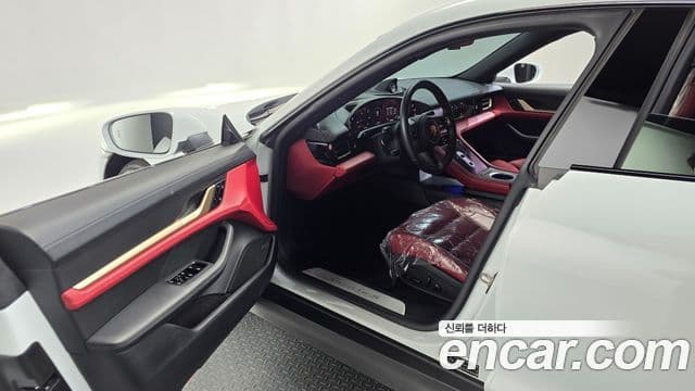 Porsche Taycan 2021 — Şəkil 14/36