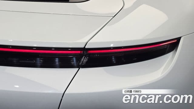 Porsche Taycan 2021 — Şəkil 17/36