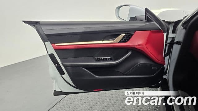 Porsche Taycan 2021 — Şəkil 21/36